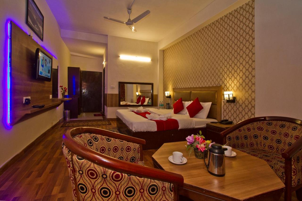 Hotel Sitara International Manāli Eksteriør billede